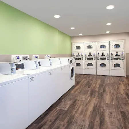 Woodspring Suites Quantico-3