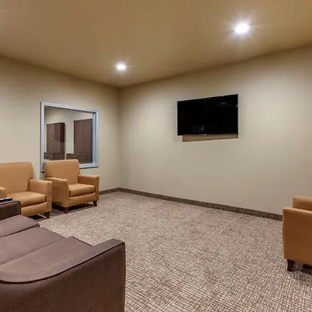 Comfort Inn & Suites Near Mt Rushmore-2