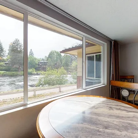 Deschutes Riverside Escape-2