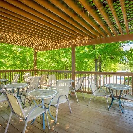 Ramada By Wyndham Branson-2