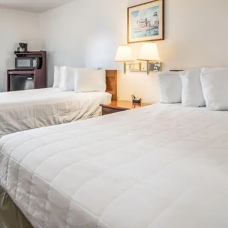 Knights Inn Sandusky-2