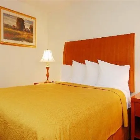 Quality Inn & Suites Bakersfield-2