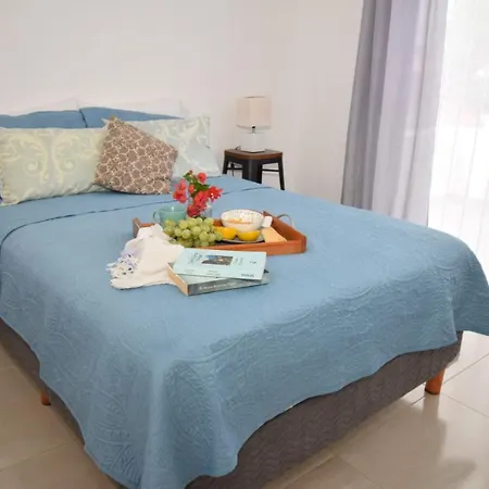Carlota Guest House-2