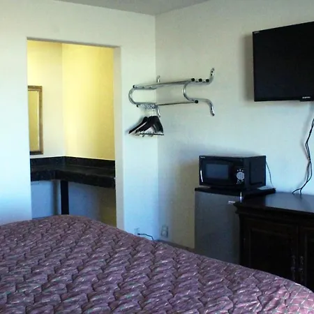 Royal Inn & Suites-3