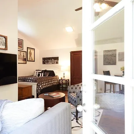 Willow Glen Private Studio - 1 Queen Bed And 1 Queen Inflatable-2