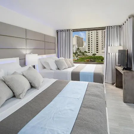 Waikiki Banyan Modern One Bedroom Free Parking-2