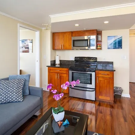 2 Bedroom Corner Suite & Tropical Views-2