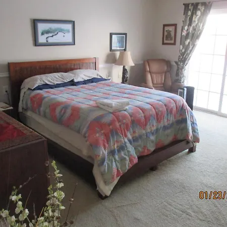 Peaks Wildernest House Bed And Breakfast-3