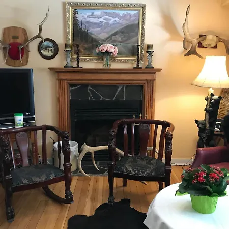 Holiday Lodge Bed And Breakfast-2