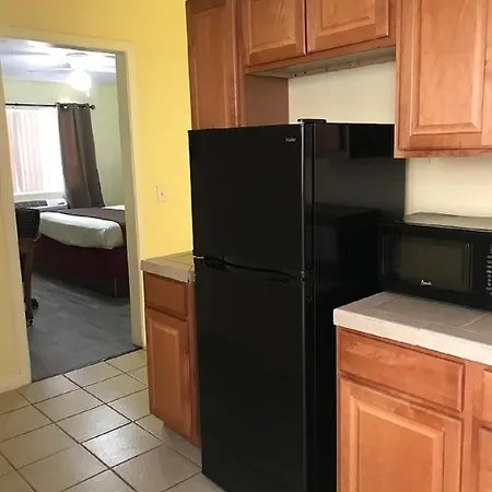 Europa Inn & Suites-3