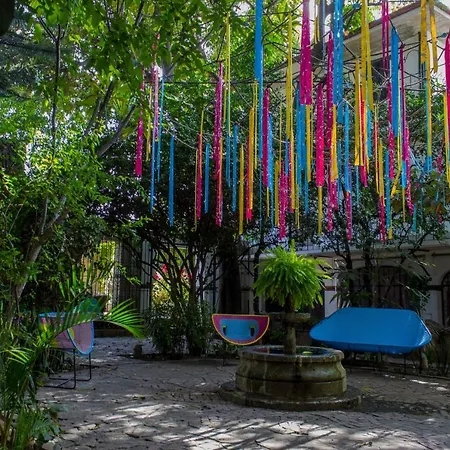 Agrado Guest House-2
