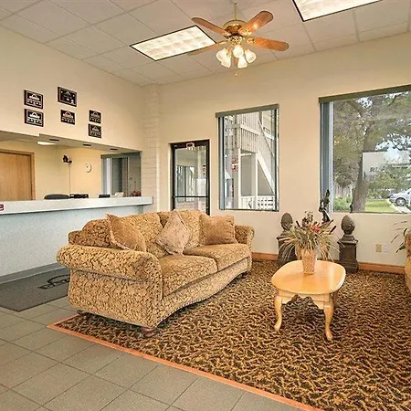 Days Inn By Wyndham Richland-3