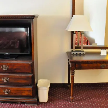 Magnuson Hotel East Sandusky-2