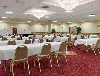 Ramada Convention Center Eau Claire-2