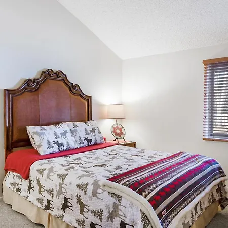 Pines 4042-3