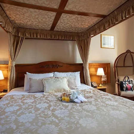 Scholars Townhouse Hotel-3