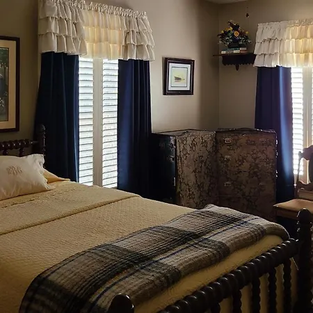Red Bluff Cottage-2
