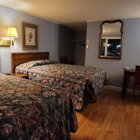 The Tallwood Motel-2