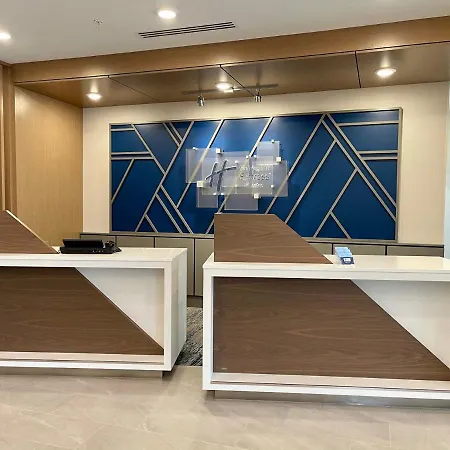 Holiday Inn Express & Suites - Ft. Smith - Airport By Ihg-2