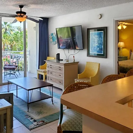 Sunrise Suites - Butterfly Nest #107-3