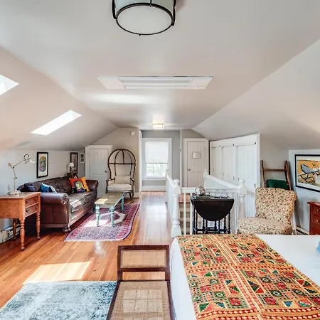 The Applewood Manor-2