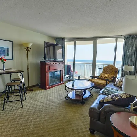 Deluxe Ocean Front One Bedroom Suite In Sandy Beach Resort-2
