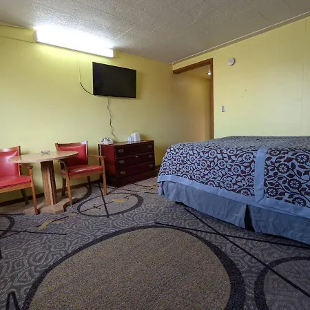 Great Plains Budget Inn-3