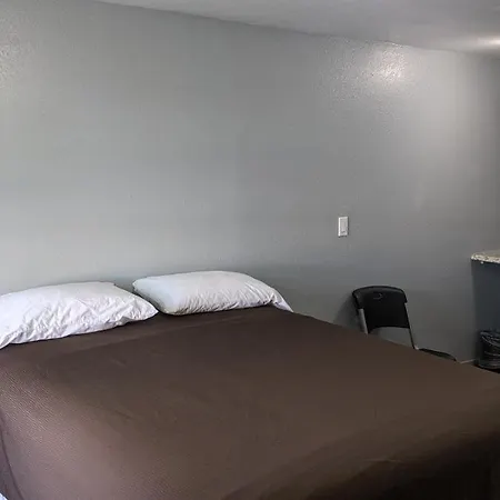 Birdsong Motel-2