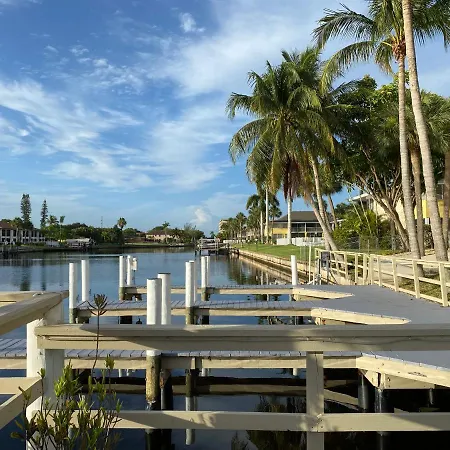 Hideaway Waterfront Resort-2