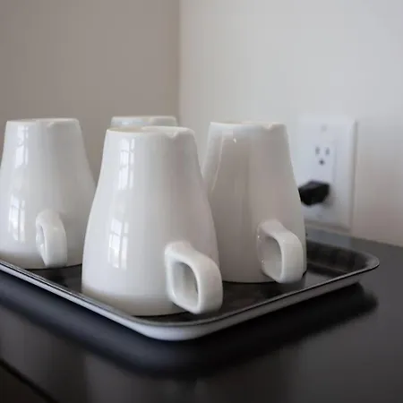 Luxurious Design One Bedroom Apt Near Balboa Park-2