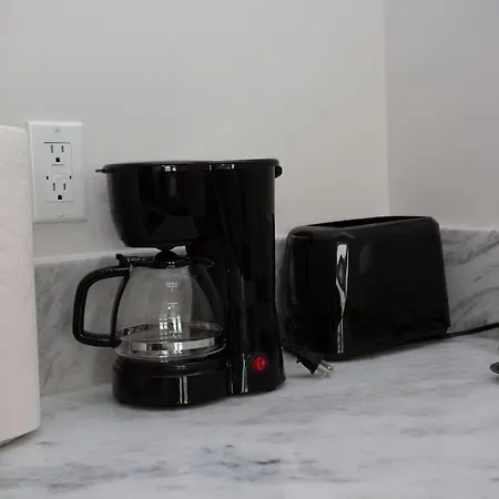 Luxurious Studio In Heart Of San Diego W Cali King-3