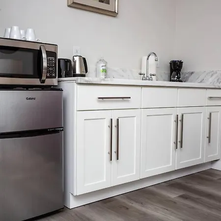 One Bedroom Apartment With Luxurious Furnitures-2
