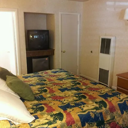 Town House Motel-2
