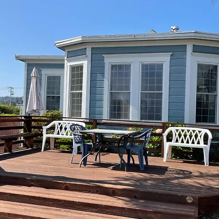 Edgewater Beach Inn & Suites-3