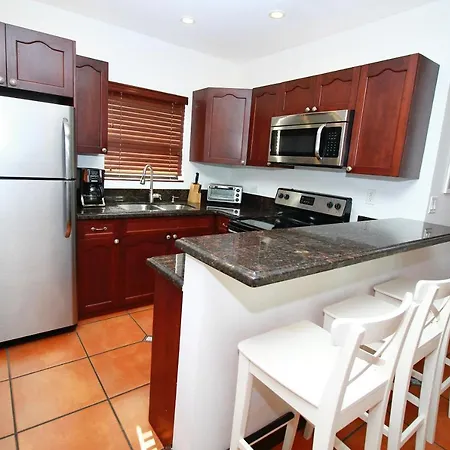 Makani Beach House 333-2
