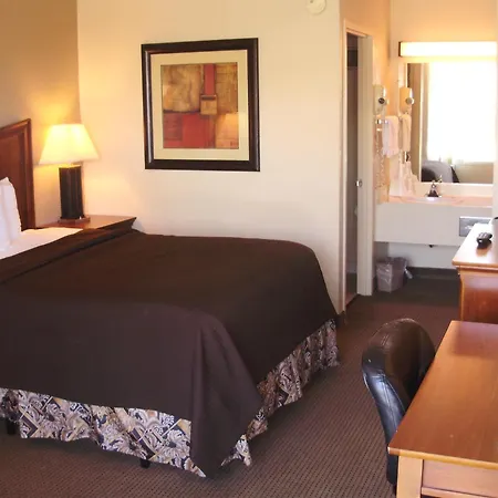 Trade Winds Central Inn-2