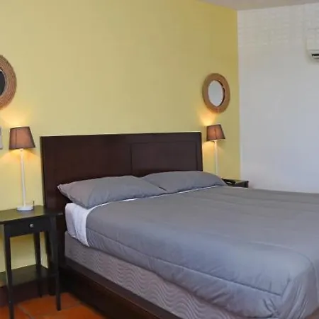 Makani Beach House 335-2