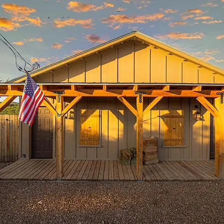 -Pet Friendly- Miners Cabin #5 -Two Double Beds - Private Balcony-3