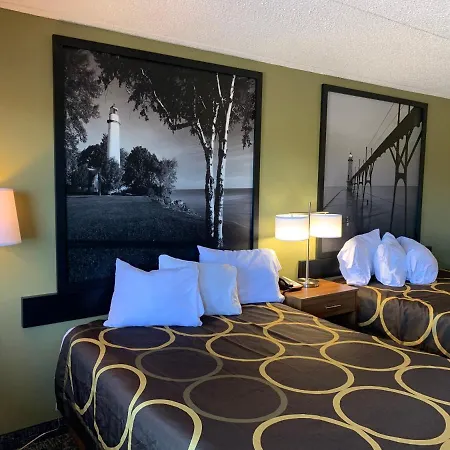 Super 8 By Wyndham Petoskey-3