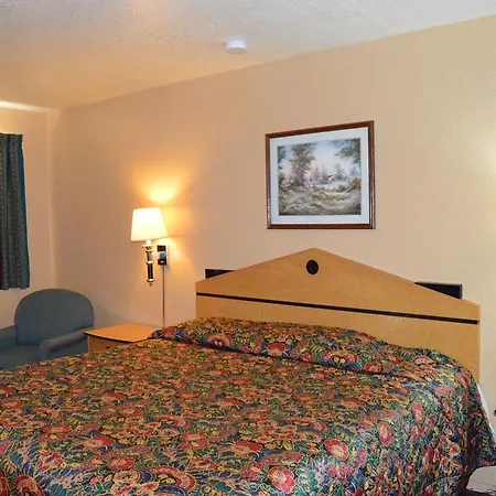 Delux Inn Tulsa-3
