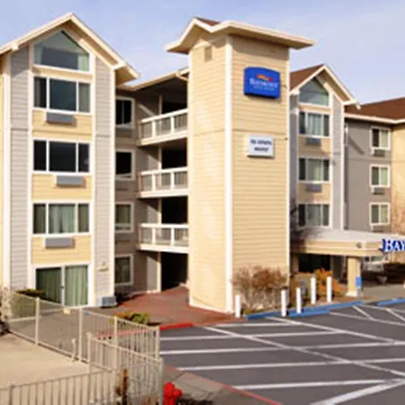 Baymont By Wyndham Reno-2