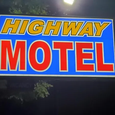Highway Motel-2