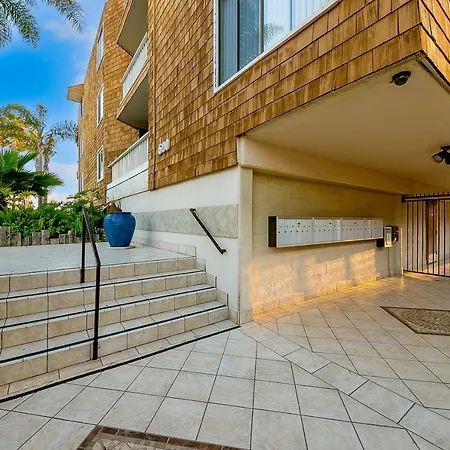Balboa Pier House-2
