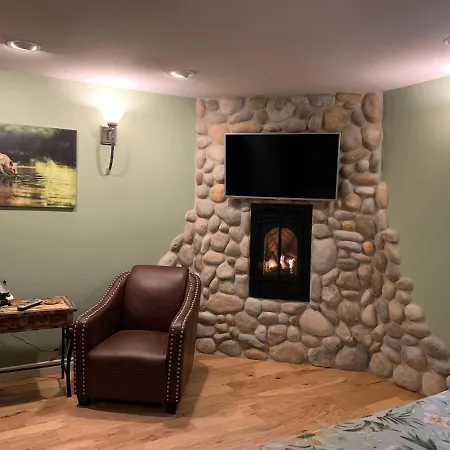 Fox Den Bed & Breakfast-2