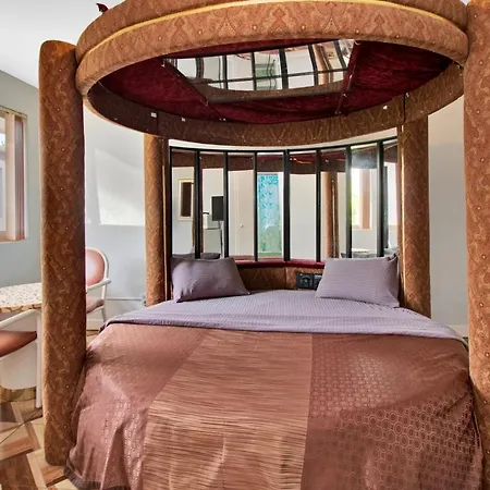 Super Budget Inn-3