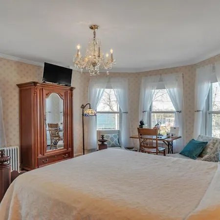 Solomons Victorian Inn-2