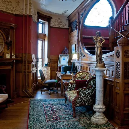Castle Marne Bed & Breakfast-3