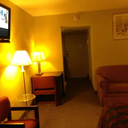 Americas Best Value Inn Macomb-2