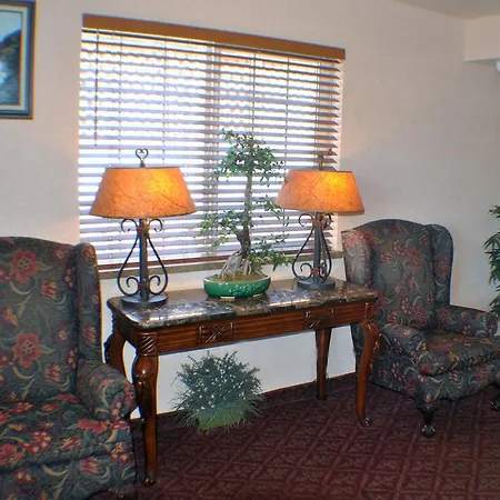 Paradise Inn & Suites At Lincoln City-2