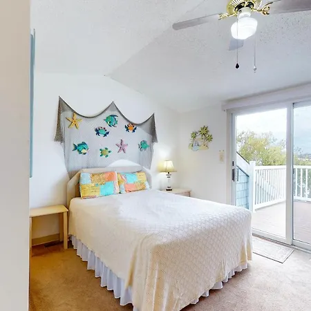 Surfcrest 201-3